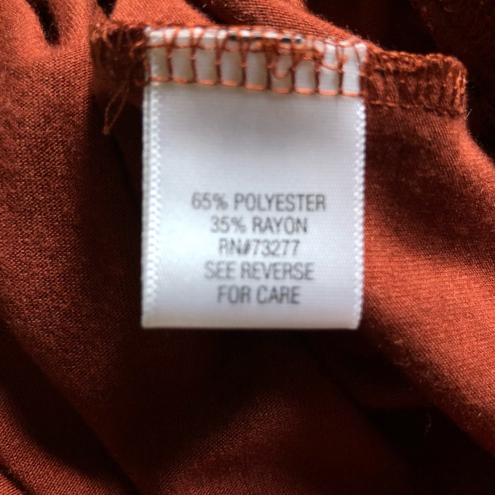 SIMPLY VERA RUST COLOR TOP WITH SLEEVE DETAIL Sz M - Picture 6 of 6